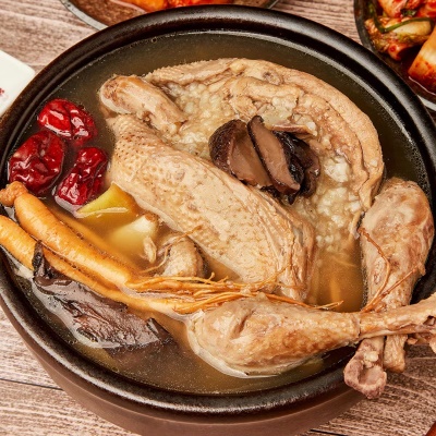 몸보신에 딱 좋은 영양만점 맛 좋은 능이 삼계탕