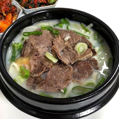 진하고 담백함이 일품인 한우곰국 고기곰국