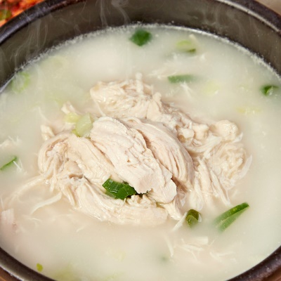 잡내 없이 진한 육수 닭가슴살 한우곰탕