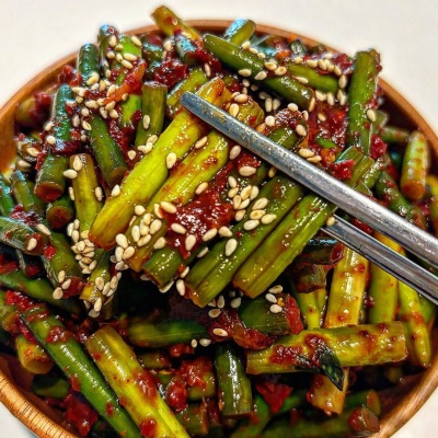 감칠맛과 아삭한 식감이 좋은 마늘쫑 장아찌 1kg