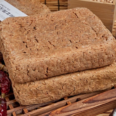 국산 100%로 빚은 메주 1.6kg 1덩이