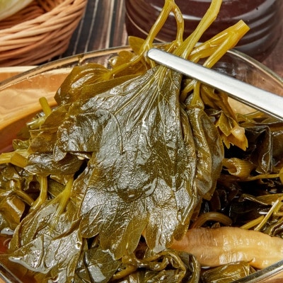 30년 전통이 담긴 여수 금오도 방풍으로 만든 방풍나물 장아찌 800g