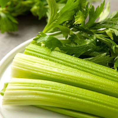 아삭아삭 체중감량에 좋은 유기농 샐러리