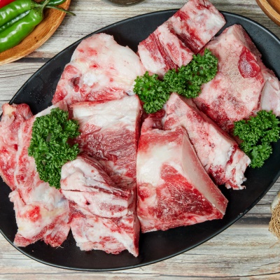 부드럽고 쫄깃한 국내산 한우 소머리 반두 + 잡뼈 2kg