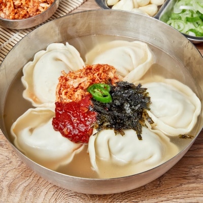 2대째 내려오는 담백한 전통 이북식 만둣국 (3인분)