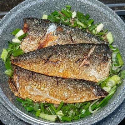 깔끔하게 손질되어 먹기 편한 제주 손질 고등어