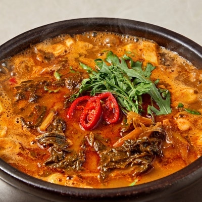 국내산 활 미꾸라지로 만든 시래기 추어탕