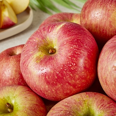 아삭한 식감과 풍부한 과즙 후브락스 부사 사과