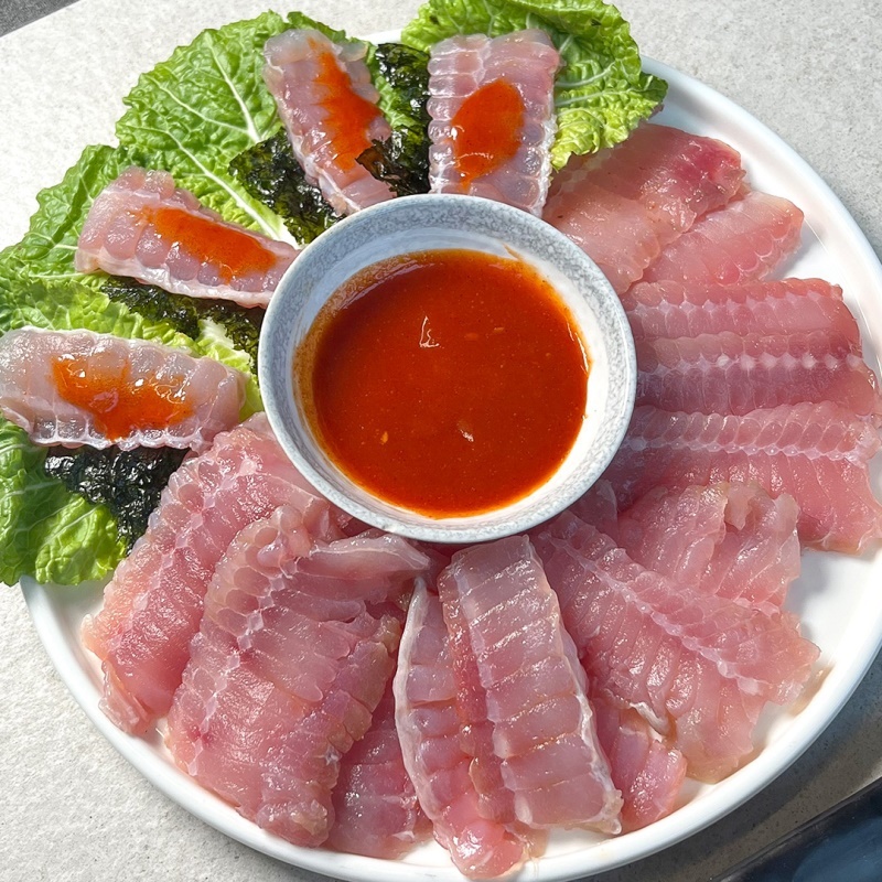 [특가할인] 톡 쏘는 맛이 일품인 저온숙성 국산 참홍어